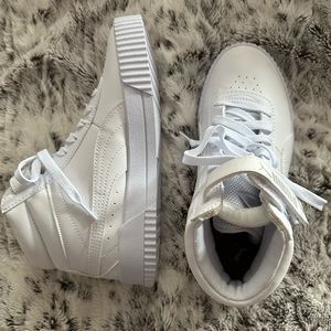 NEVER WORN High Top Puma size 7.5